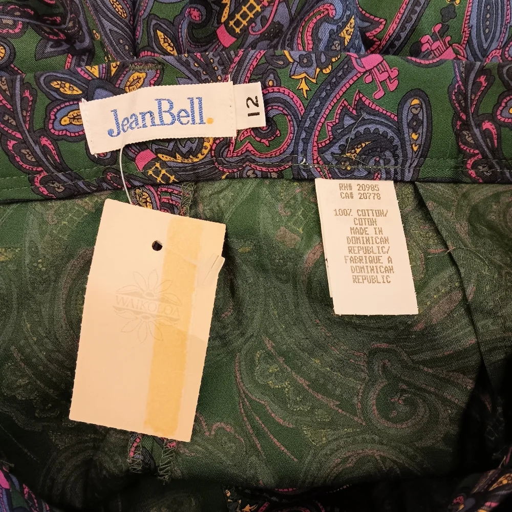 Vintage high waist pleated cotton golf Bermuda shorts. Sz 12. Jean Bell